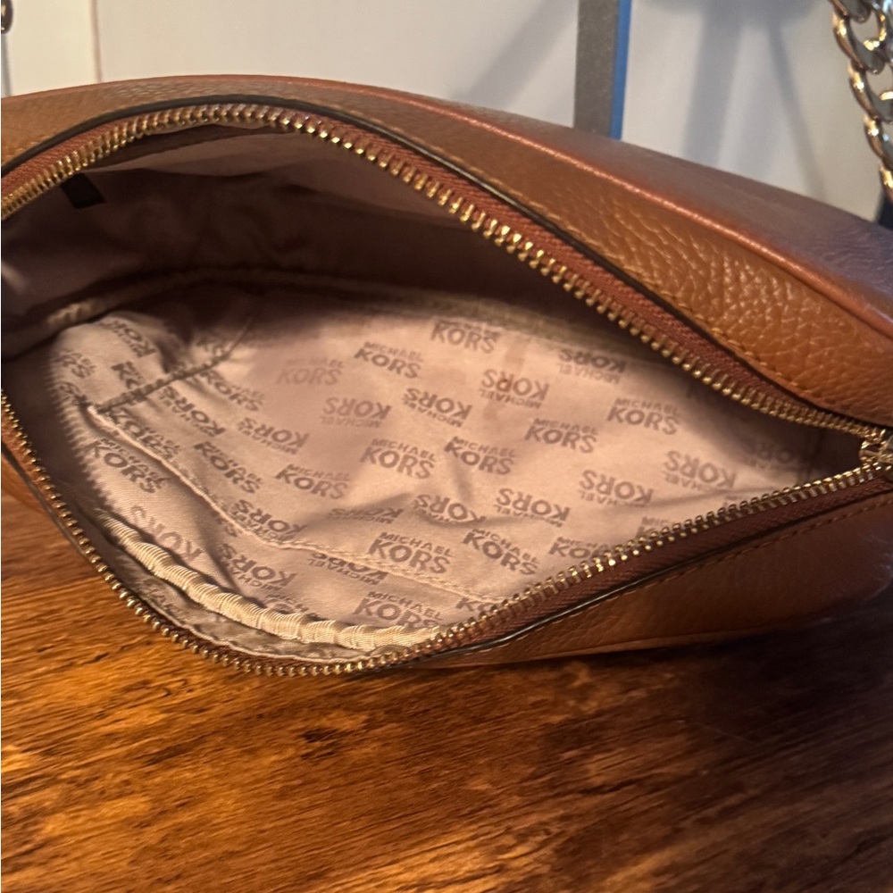 Michael Kors brown Fulton Leather Crossbody and wallet - Picture 6 of 9